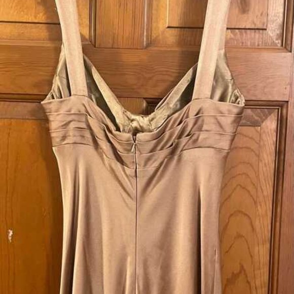 Gold Gown - Picture 2 of 4